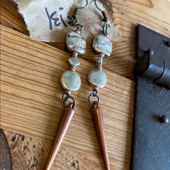 🇺🇸 road warrior earrings FREE WITH ANY PURCHASE - Picture 3 of 8